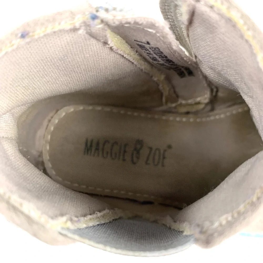 Maggie & Zoe Gray Faux Suede/ Silver Sparkle Ankle Boots Size 7